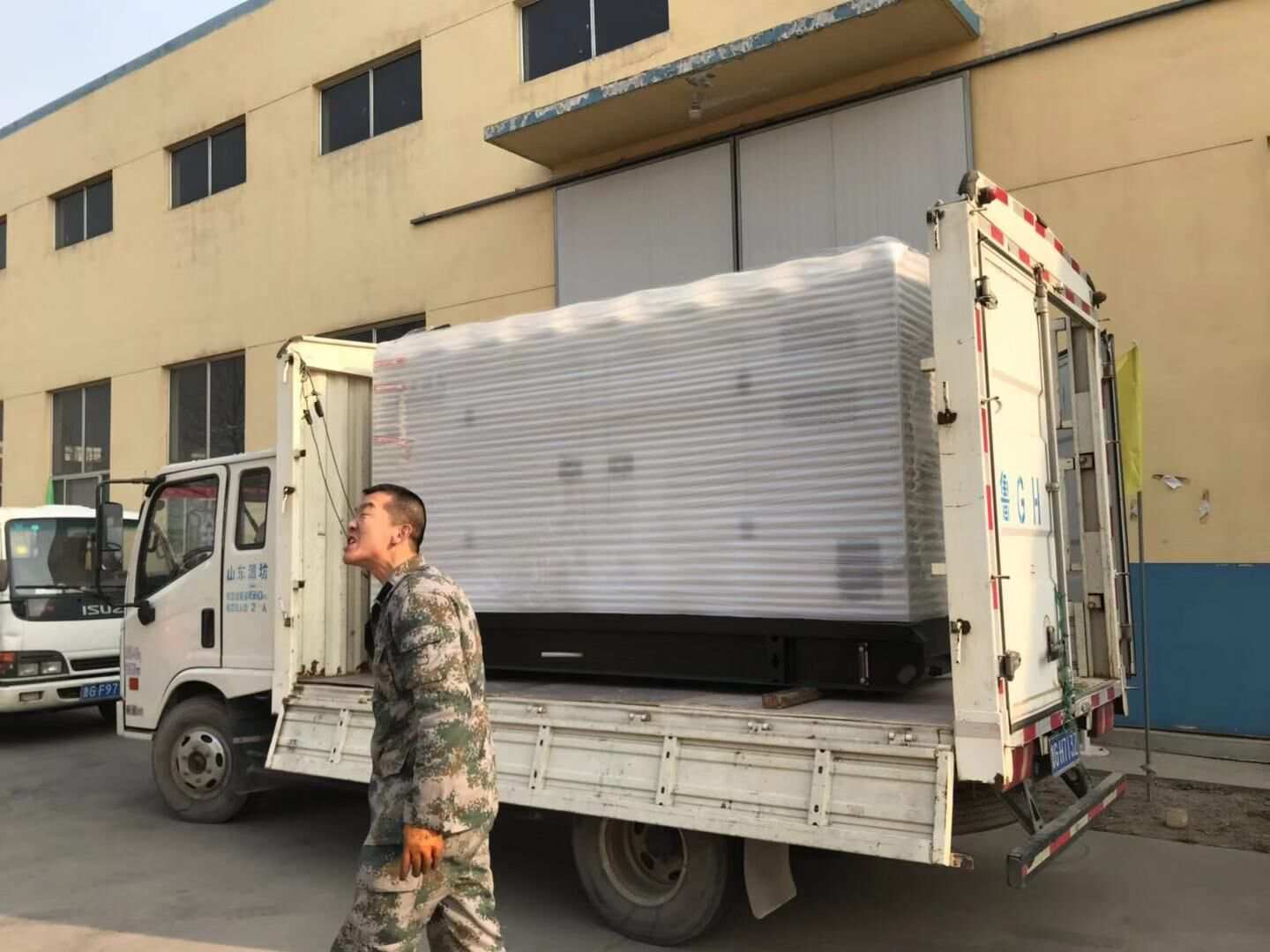 1月19日，王先生從華全動力采購的220kw靜音箱柴油發電機組現已成功發往浙江省